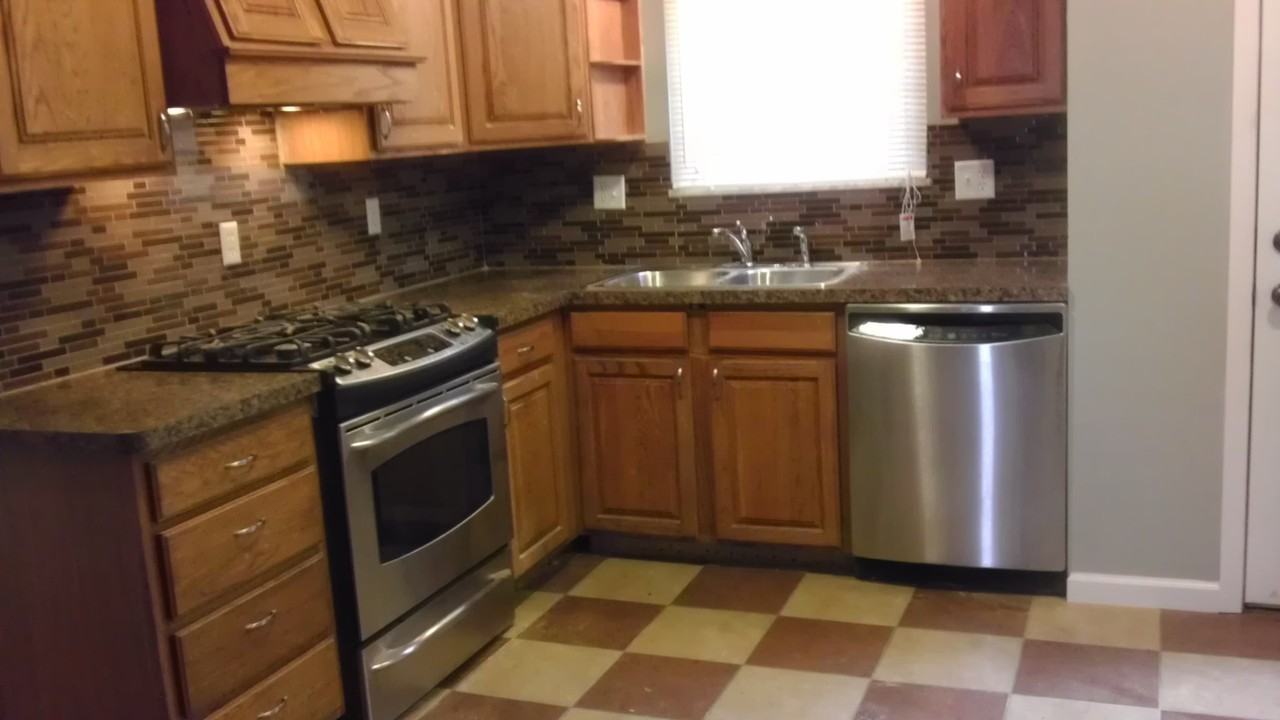 2124 Seaforth Pl - Photo 3 of 17