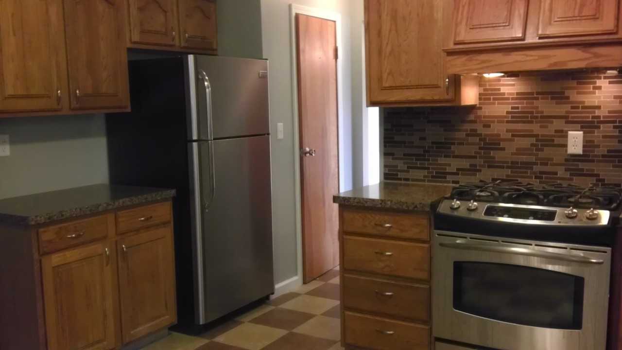 2124 Seaforth Pl - Photo 4 of 17