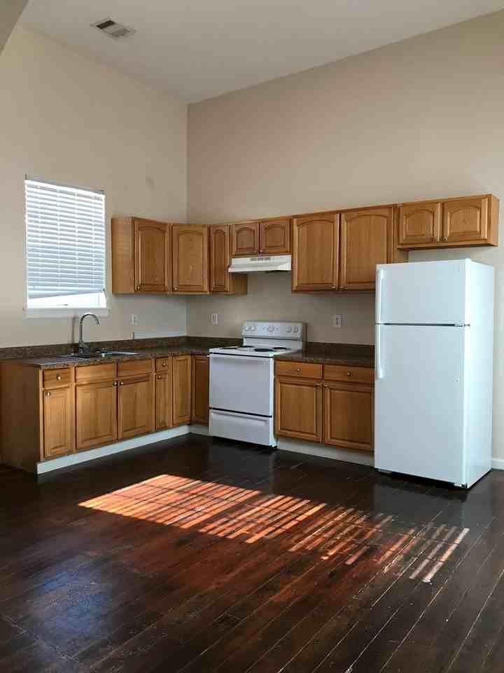 2517 Palmyra St - Photo 5 of 19
