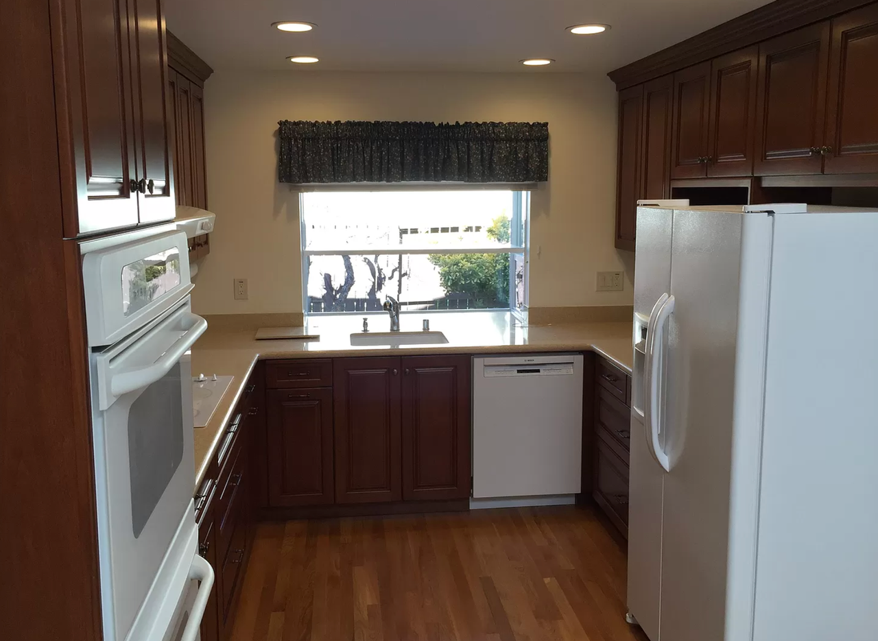 823 Helena Dr - Photo 3 of 7