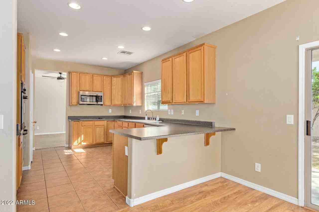 17273 W Carmen Dr - Photo 5 of 42