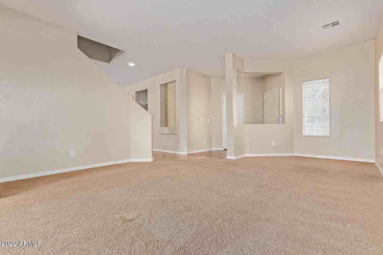 17273 W Carmen Dr - Photo 6 of 42
