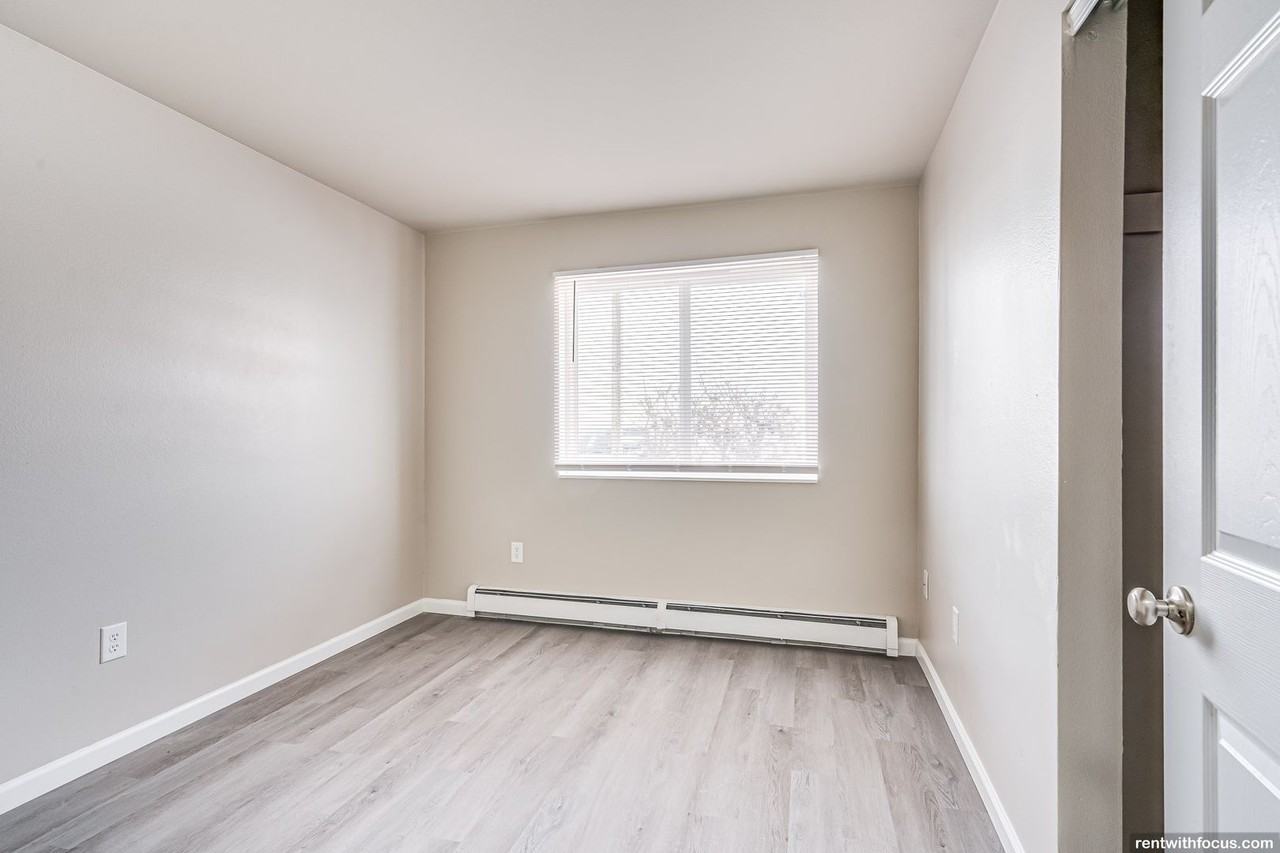 The District - 105 - Photo 3 of 12