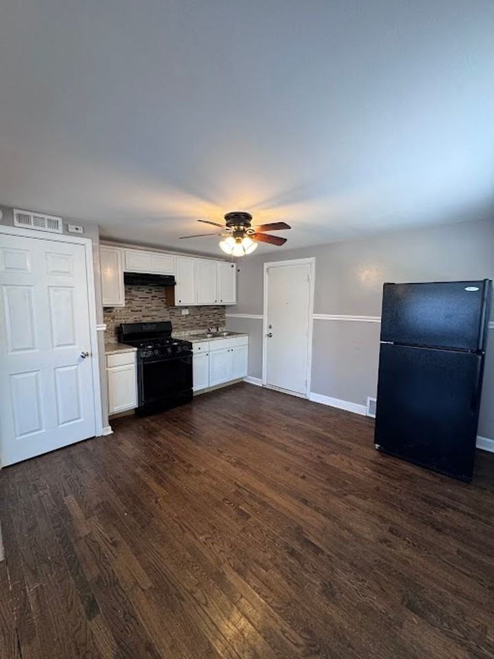 9814 S Merrion Ave - Photo 3 of 11