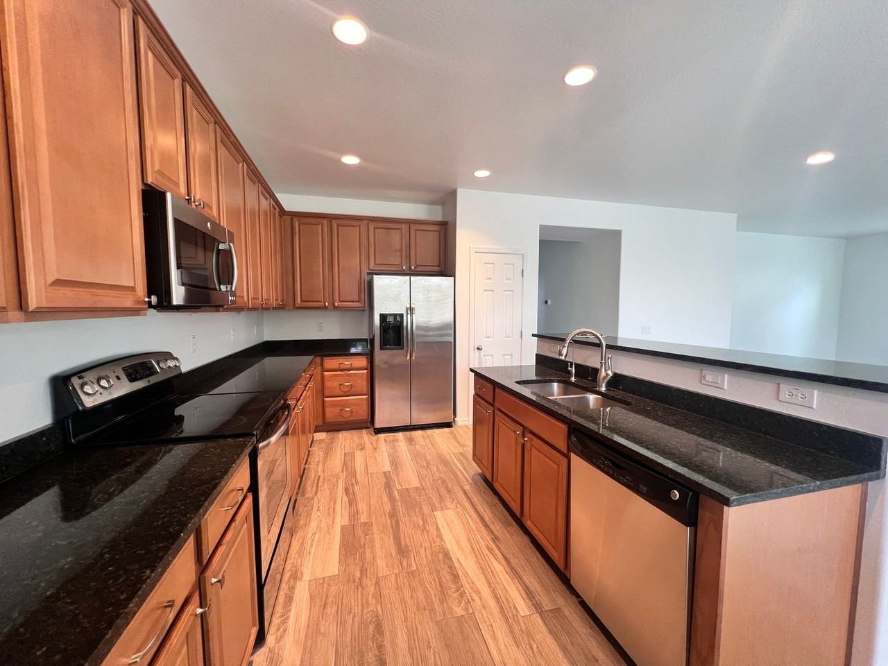 11045 E Starkey Ave - Photo 3 of 35