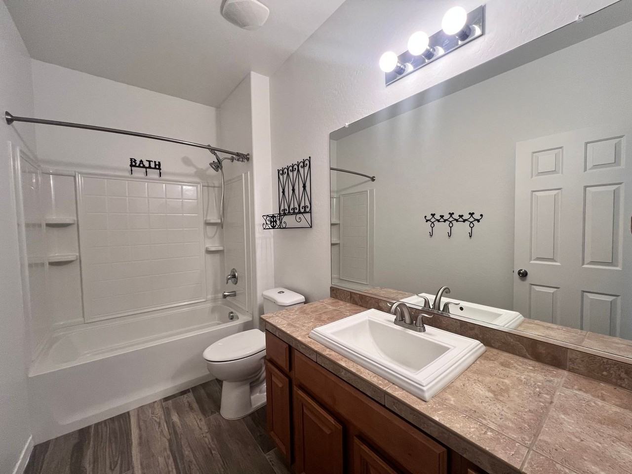 11045 E Starkey Ave - Photo 7 of 35
