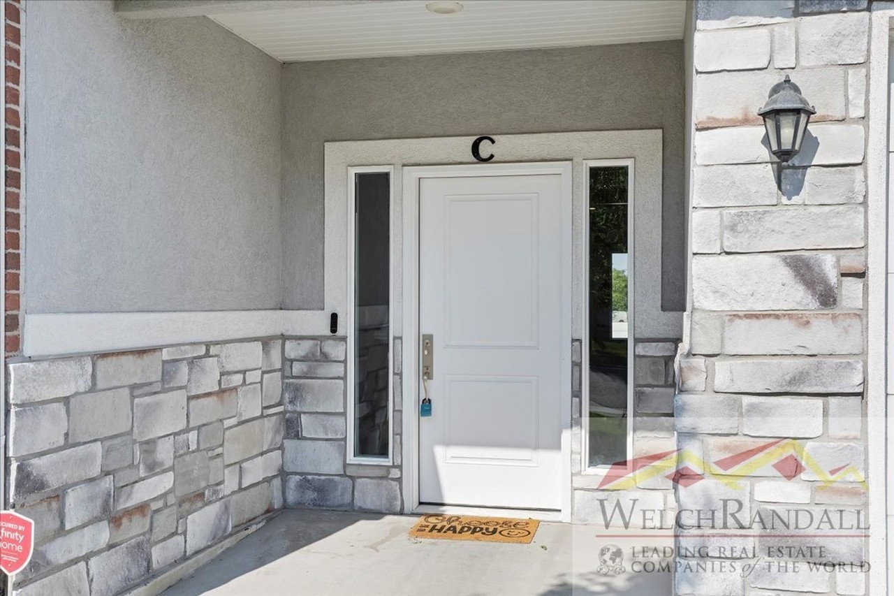 1021 E 1225 S #C - Photo 3 of 35