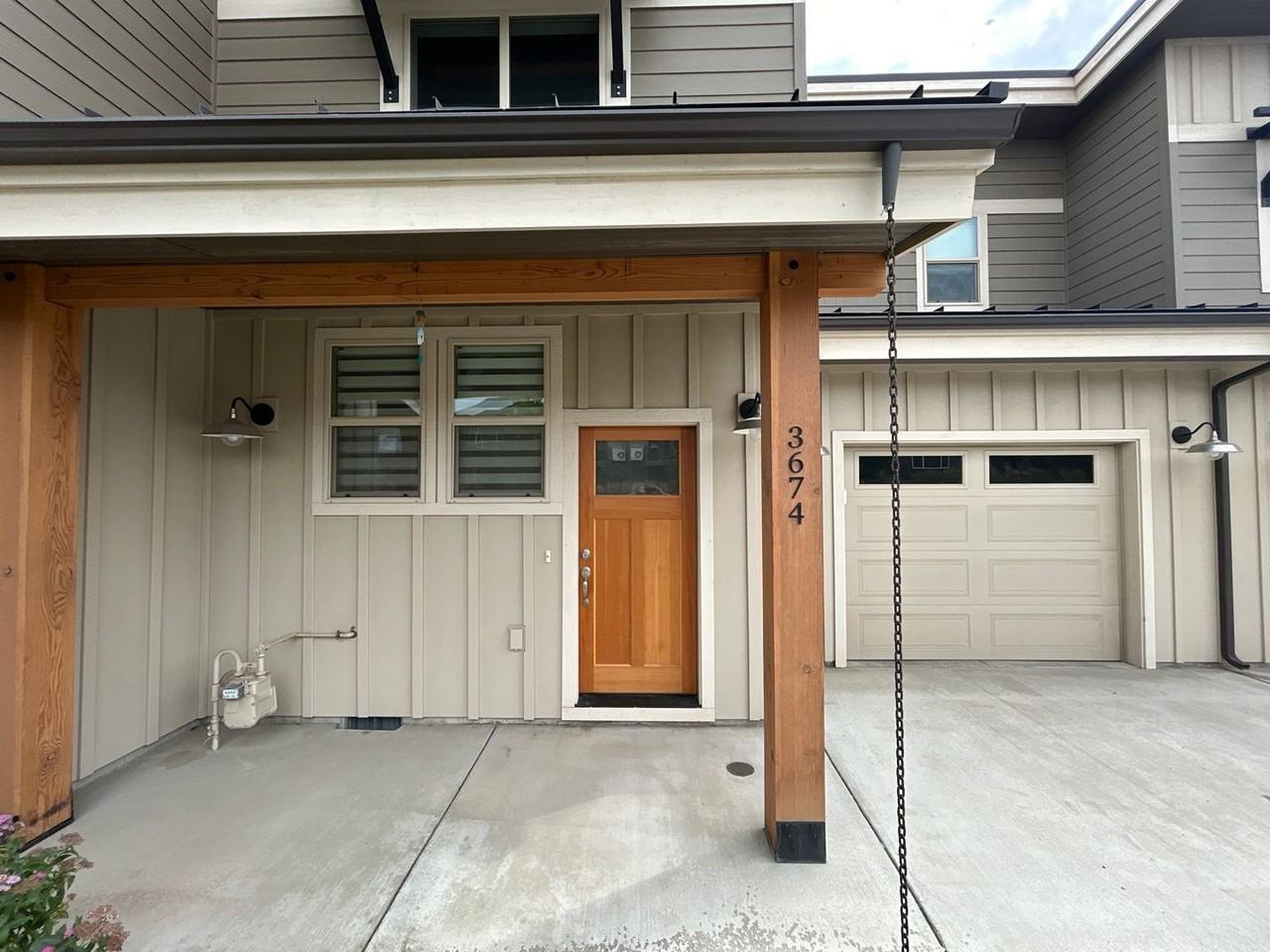 3674 Sw Badger Ave - Photo 2 of 18