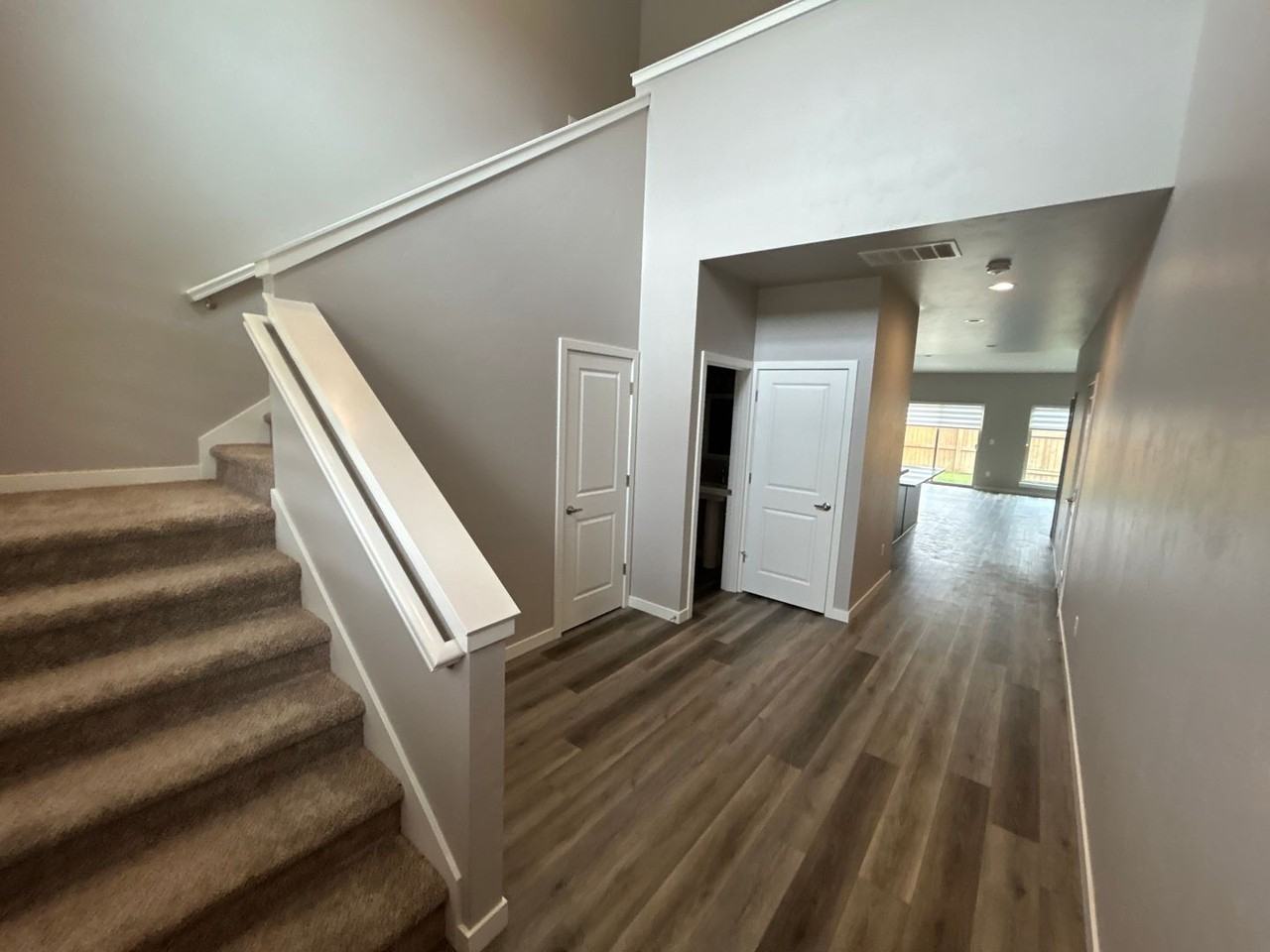 3674 Sw Badger Ave - Photo 3 of 18
