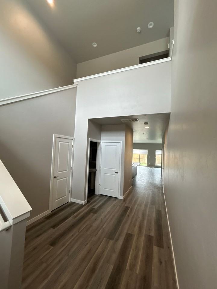 3674 Sw Badger Ave - Photo 4 of 18