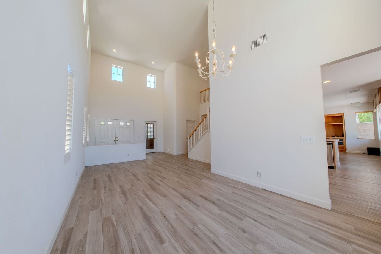 8715 E Foxhollow Dr - Photo 5 of 35