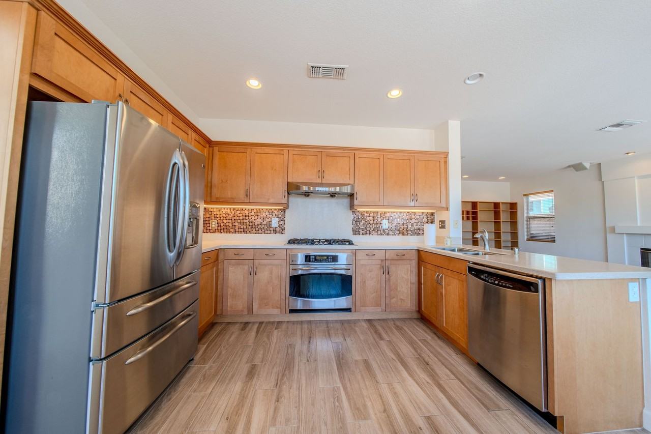 8715 E Foxhollow Dr - Photo 6 of 35