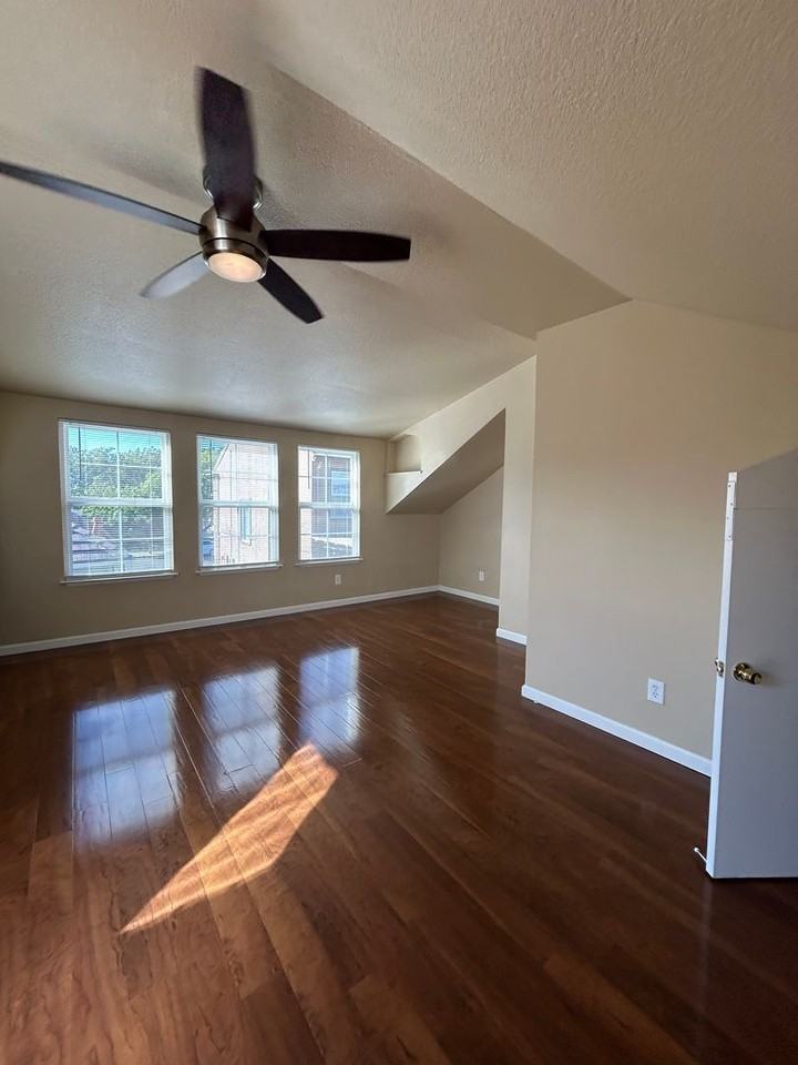 5276 Trophy Dr #B - Photo 4 of 13