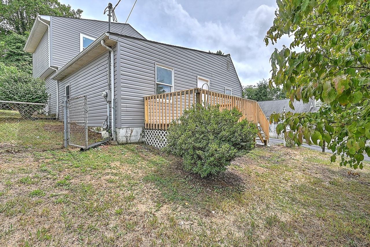 1806 Anderson St - Photo 4 of 46