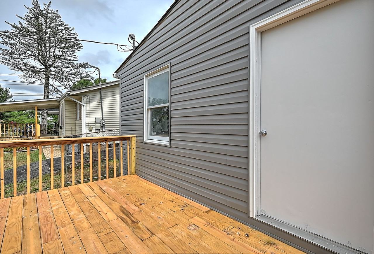 1806 Anderson St - Photo 5 of 46