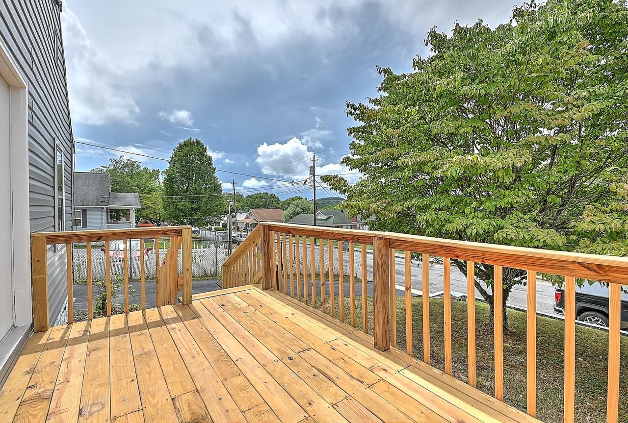 1806 Anderson St - Photo 6 of 46