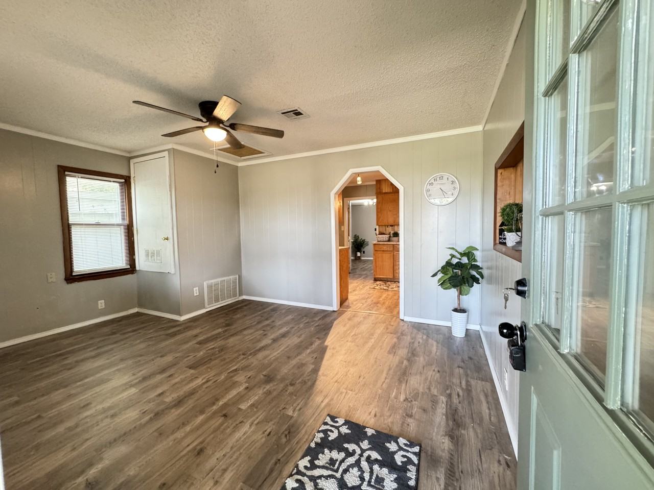 1240 E Walnut St #NA - Photo 5 of 50