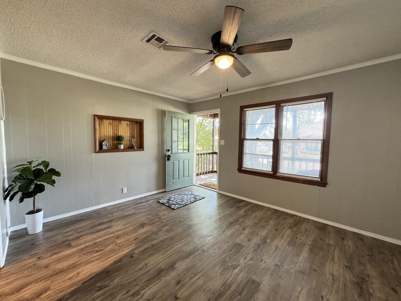 1240 E Walnut St #NA - Photo 6 of 50
