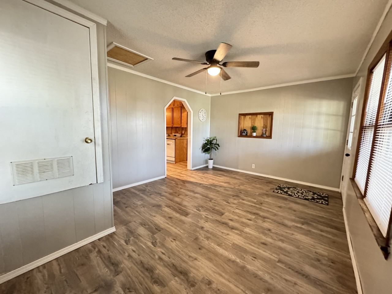 1240 E Walnut St #NA - Photo 7 of 50