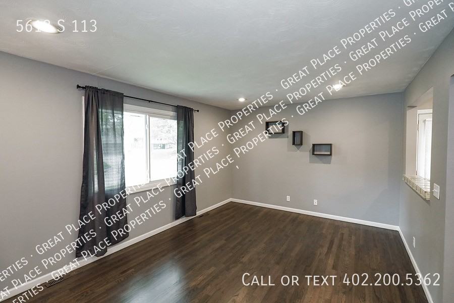 5618 S 113th St - Photo 3 of 19