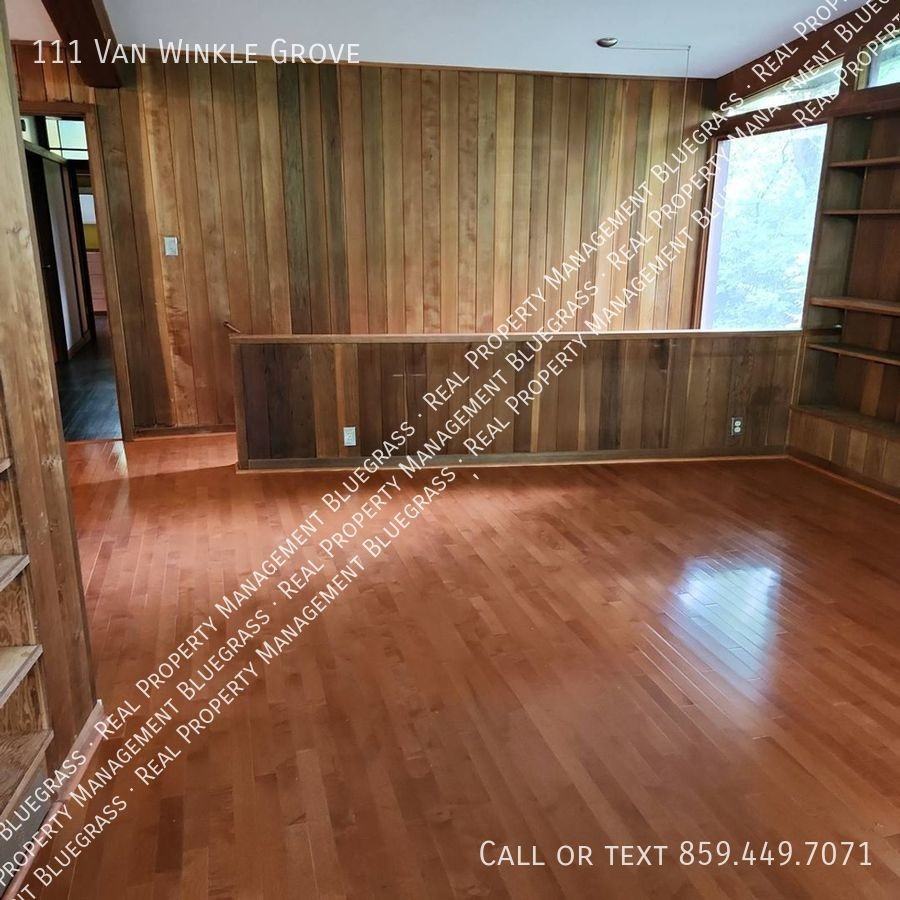 111 Vanwinkle Grv - Photo 2 of 15