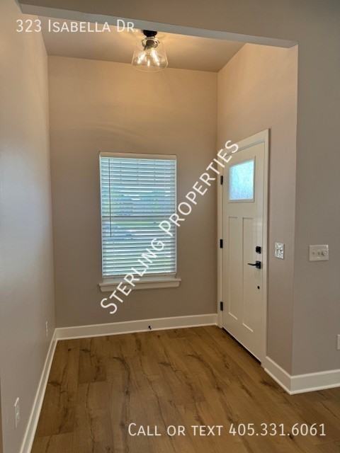 323 Isabella Dr - Photo 3 of 34