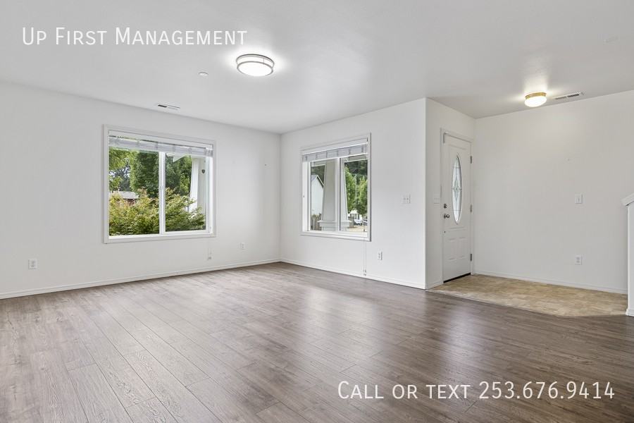 1232 Burnside Pl - Photo 3 of 22