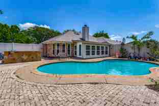 105 Douglas Dr - Photo 1 of 1