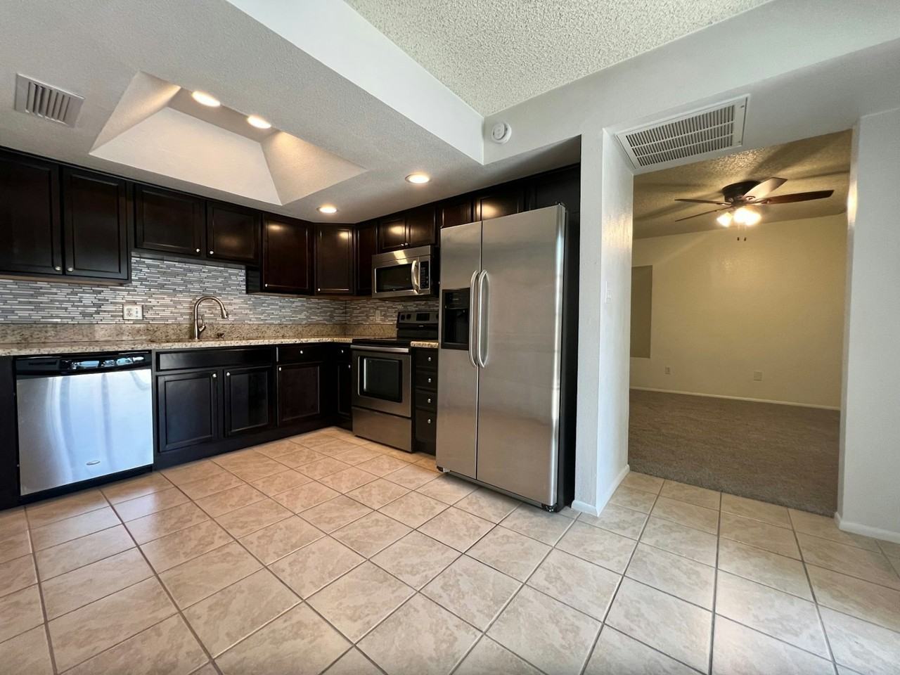 924 East Diamond Drive - Photo 6 of 22