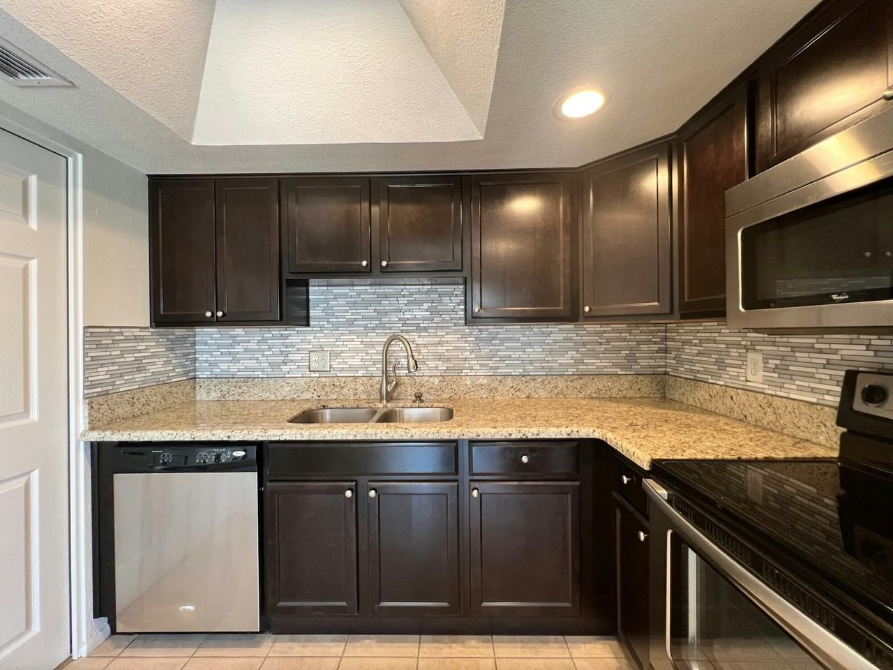 924 East Diamond Drive - Photo 7 of 22