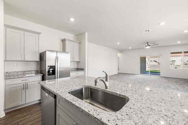 42299 Palisades Dr - Photo 2 of 8