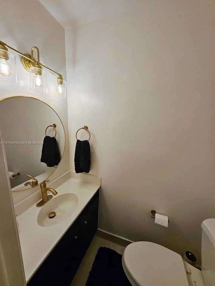 1624 Nw 90th Way #1624 - Photo 2 of 8