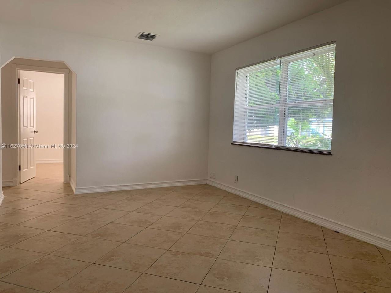 17 Edmund Rd - Photo 3 of 8