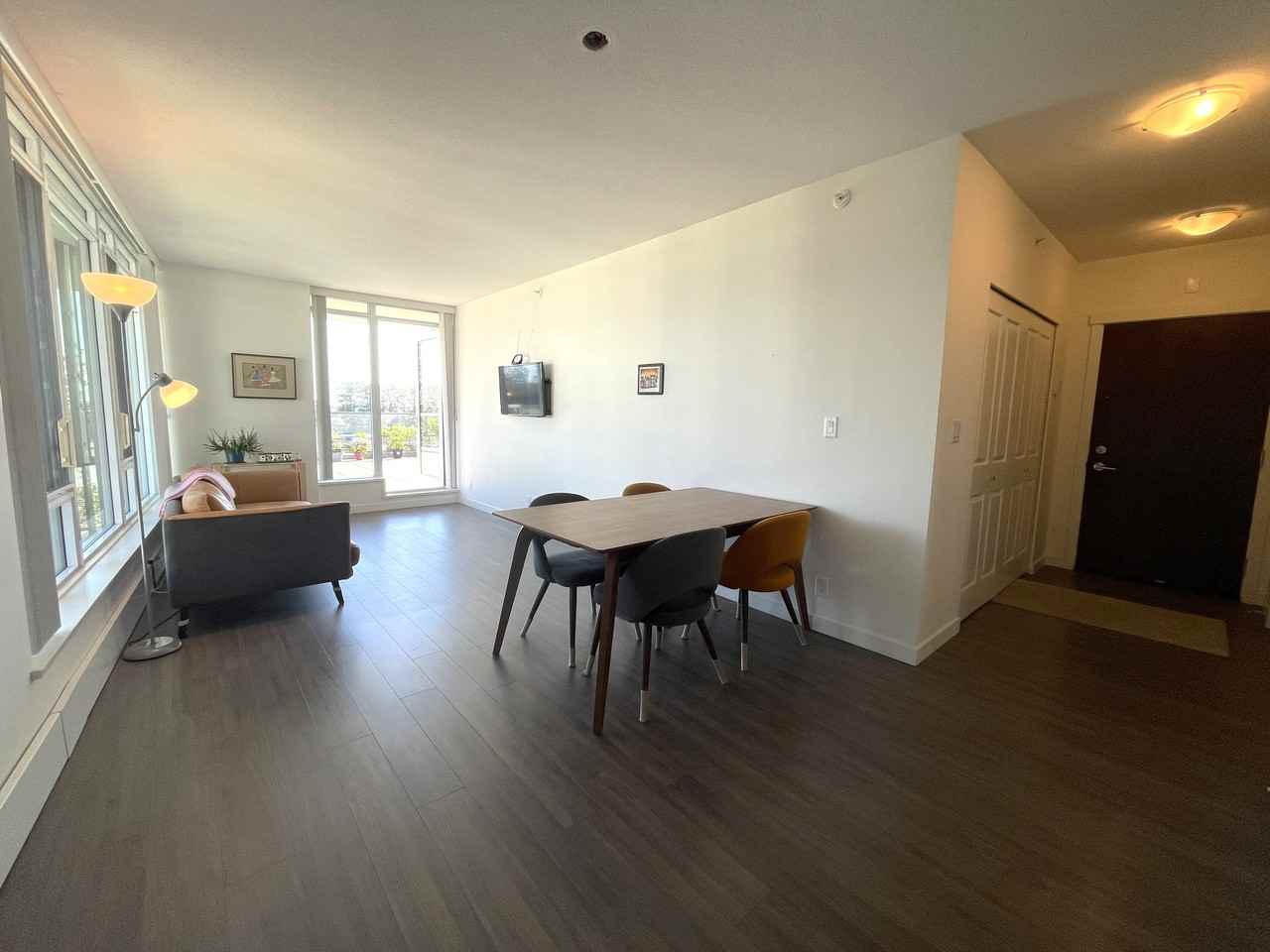 3168 Riverwalk Avenue - Photo 6 of 17