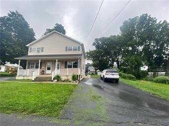 129 S Pine St - Photo 2 of 14