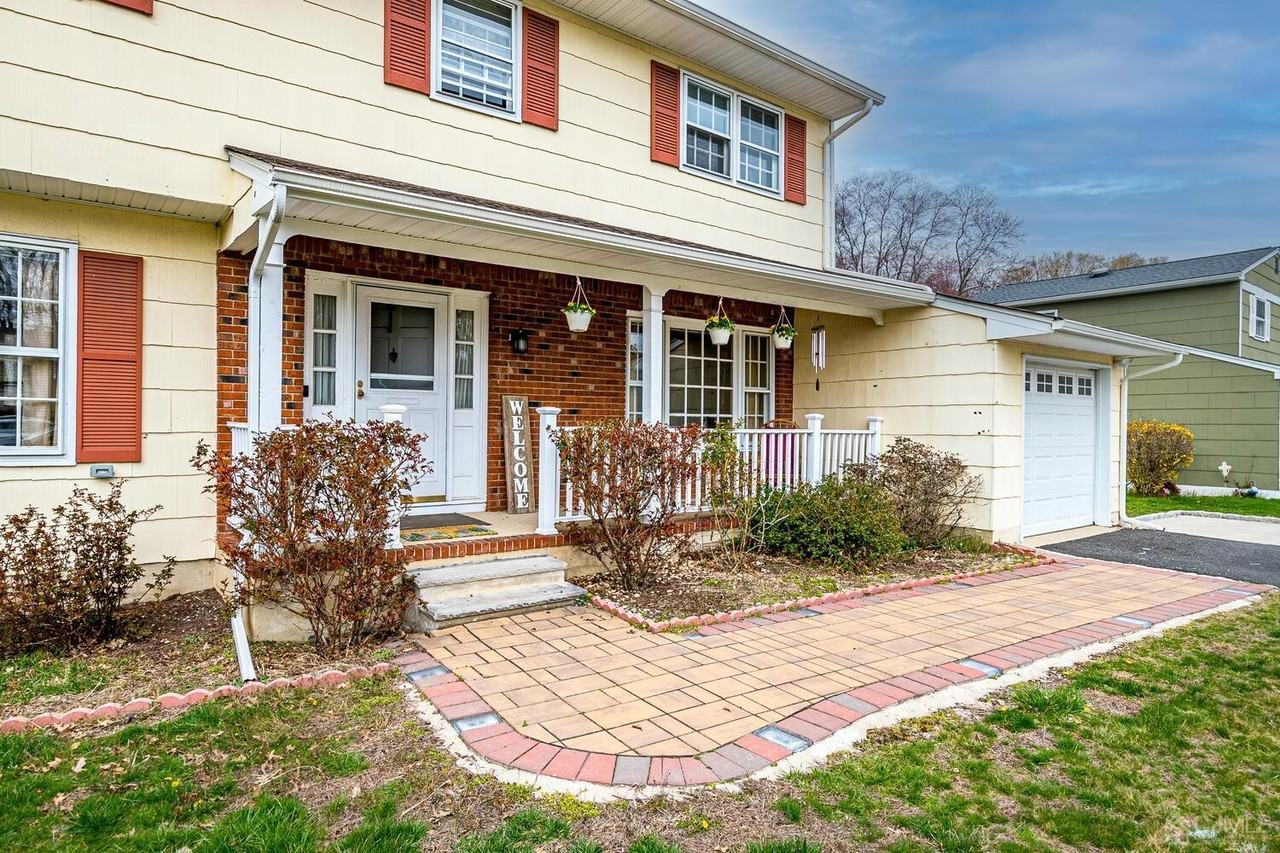 42 Hillside Ave - Photo 2 of 47