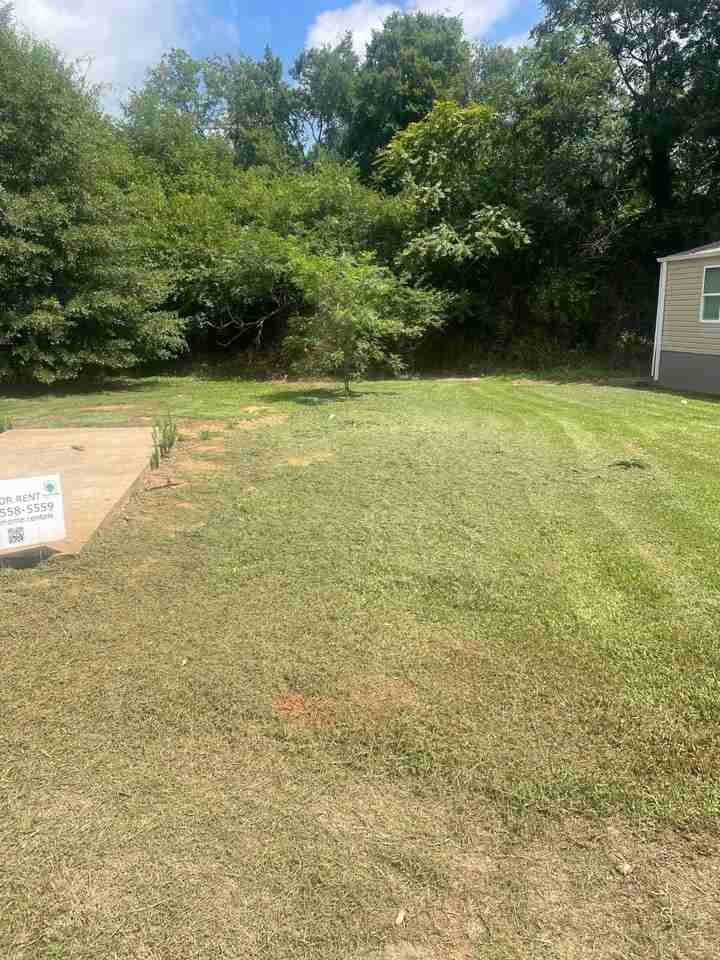 727 Greenville St #17 - Photo 2 of 3