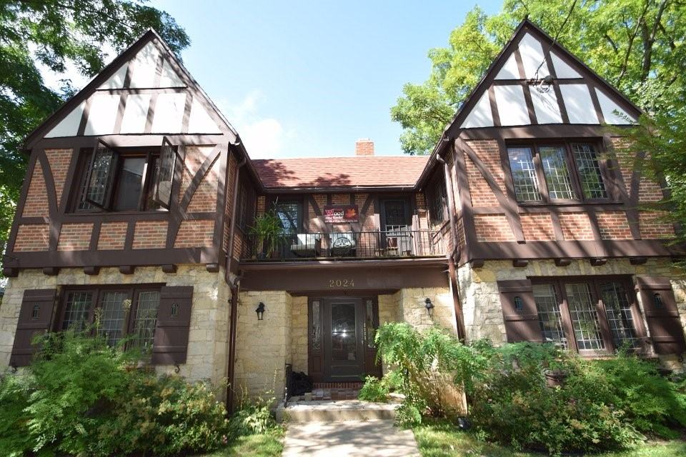 2024 Kendall Ave - Photo 2 of 13