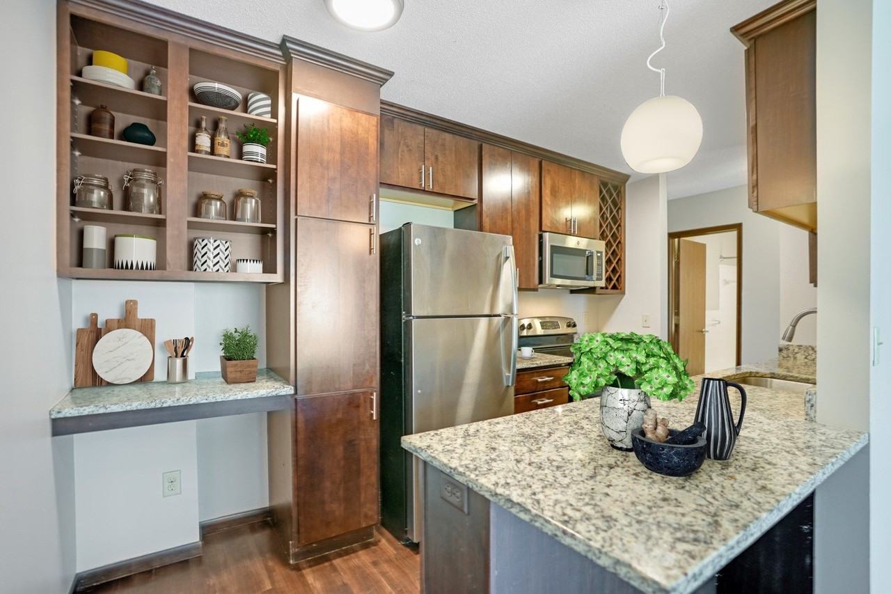 2800 Girard Apartments - Photo 3 of 33