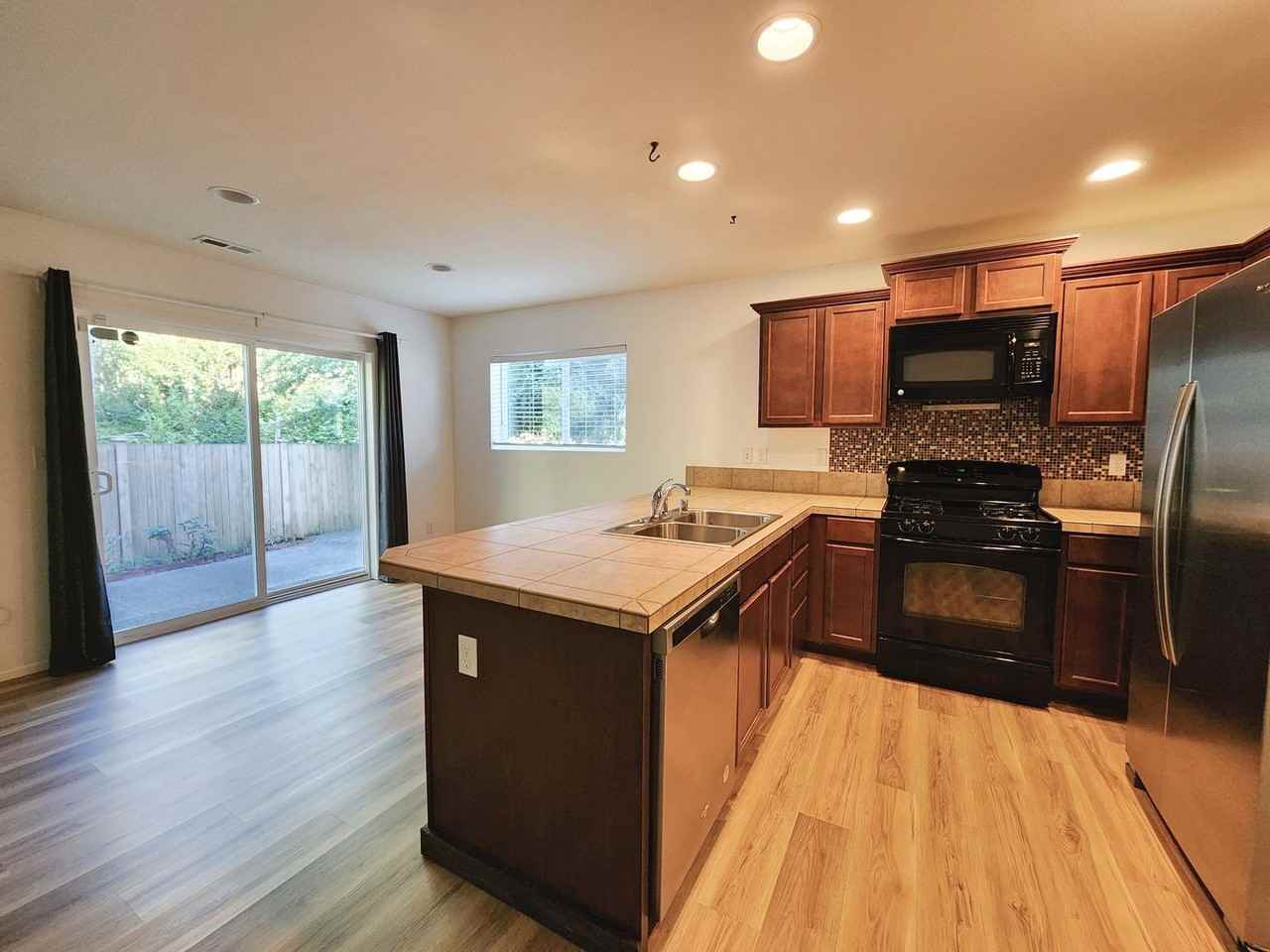 8431 10th Pl Se - Photo 3 of 21
