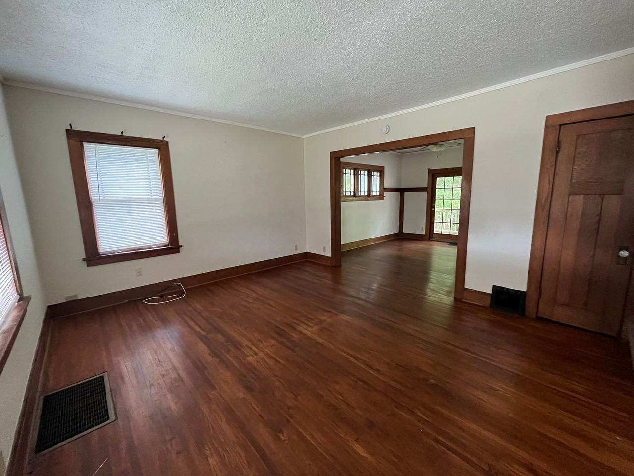 931 North Ave - Photo 2 of 14