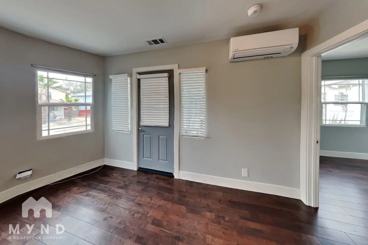 1078 16th St - Photo 3 of 24