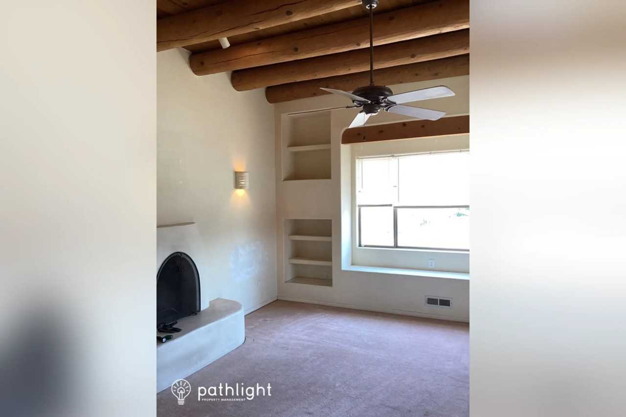 1060 Mesa Loop Nw - Photo 2 of 18