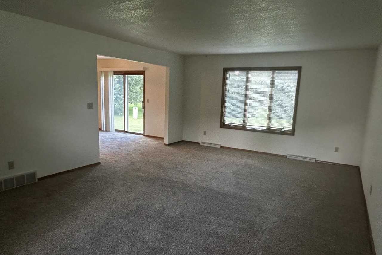 Westowne Ct - Photo 2 of 25