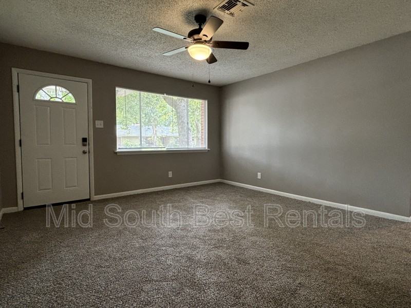 220 Sunnymeade Dr - Photo 2 of 8