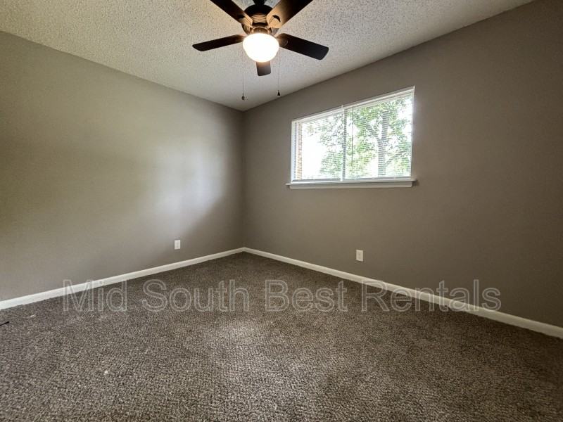 220 Sunnymeade Dr - Photo 4 of 8