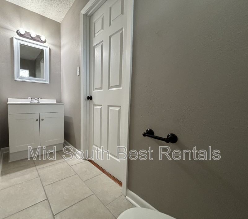 220 Sunnymeade Dr - Photo 7 of 8