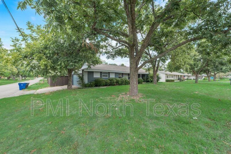 9580 Magnolia Rd - Photo 2 of 22