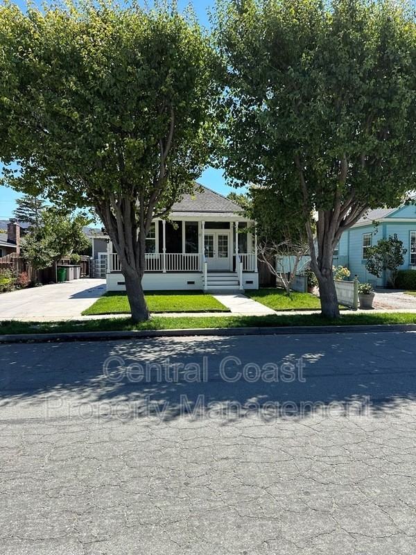 17 Fourth St - Photo 3 of 27