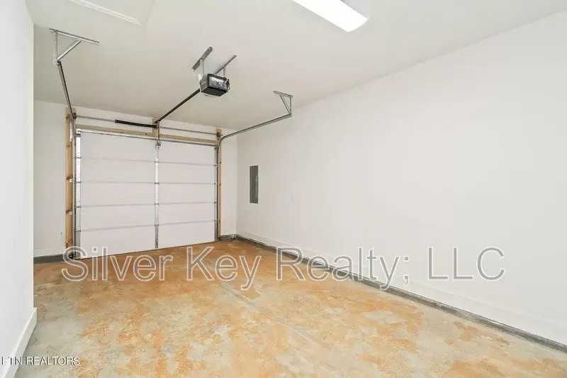 1020 Wentford Ave - Photo 3 of 20